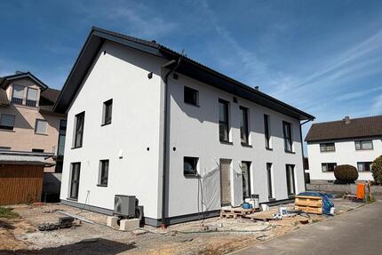 Luxuriöse Neubau-EG-Wohnung (Erstbezug) in Wenigunstadt - 97qm - Großostheim