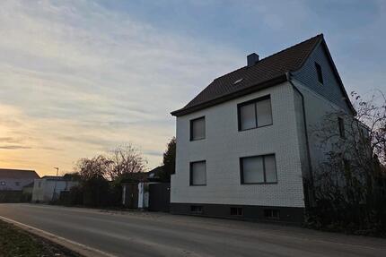Zweifamilien haus mit Grosse Garten - Calbe (Saale)