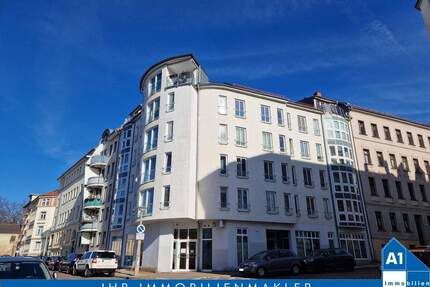 Charlottenviertel: Vermietete 2-Zimmer-Eigentumswohnung in zentrumsnaher Lage mit Aufzug in Halle Saale - Halle (Saale) Innenstadt