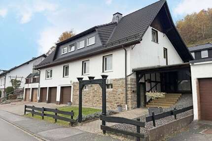 Haus zum Kaufen in Sundern (Sauerland) 155.000,00 € 209 m²
