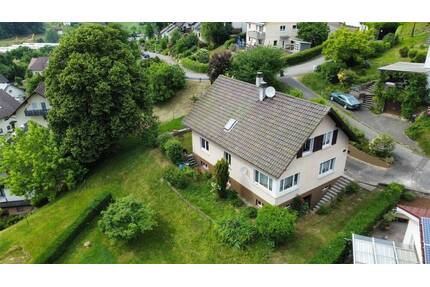 Schwarzwald-Mehrfamilienhaus in außergewöhnlicher und unverbaubarer Südlage in Oppenau- MAKLERFREI !