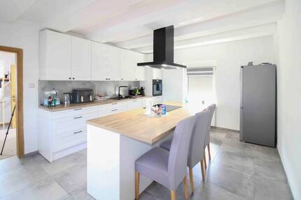 Modernisiertes Einfamilienhaus mit 1.400 m² Grundstück & Alleinlage in Peine - vielseitig nutzbar