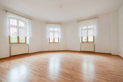 +++Helle 120 m² Wohnung mit Wohlfühlatmosphäre, Einbauküche, Gäste-WC+++ - Neustadt