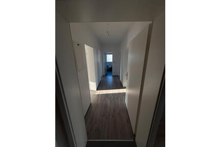 4-Zimmerwohnung in Mainaschaff mit Küche und Balkon