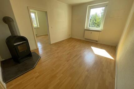 Gemütliche 3-Zimmer-Wohnung in Zeitz mit Balkon und Kaminofen