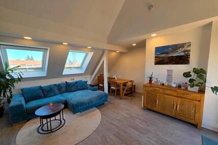 Provisionsfrei lichtdurchflutete 3 Zimmer Dachgeschosswohnung - Berlin Spandau