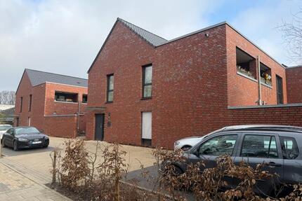 Großzügige 2-Zimmer-EG-Wohnung mit kl. Garten und EBK - Nordhorn