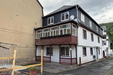 Mehrfamilienhaus - 130.000,00&nbsp;EUR Kaufpreis, ca.&nbsp; 270,00&nbsp;m&sup2; in Sitzendorf (PLZ: 07429)