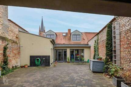 Verkauf im Nießbrauch: 3-Zimmer-Einfamilienhaus mit Innenhof & Remise auf der Insel Werder (Havel)