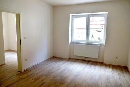Großzügige 1,5-Zimmer-Wohnung in zentrumsnahem KFW-Effizienzhaus (Mietdauer: min 4 Jahre) - Bad Herrenalb