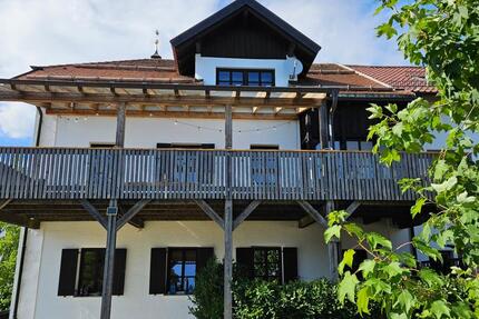 Großzügiges Wohnhaus mit ELW und traumhafter Aussichtslage - Deggendorf