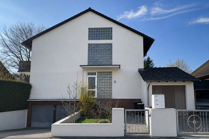 Haus zum Kaufen in Friedrichsdorf 750.000,00 € 208 m²
