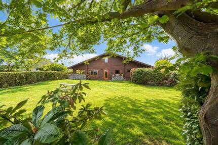 Charmantes Blockbohlenhaus in Sackgassenlage - 5 Zimmer, großer Garten & echtes Elbvorland-Gefühl - Hetlingen
