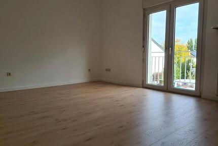 Sonnige Wohnung mit Balkon und 4 Zimmern in guter Lage - Bonn Lannesdorf