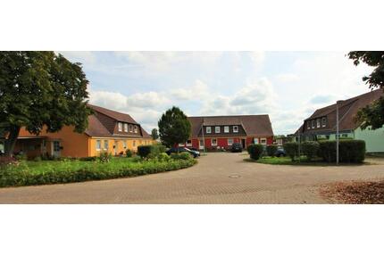 Helle renovierte 3-Raum-Wohnung mit Garten in ruhiger Wohnanlage - Dömitz