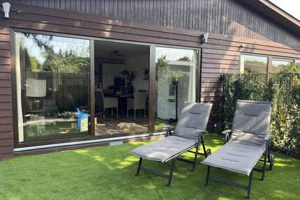 Bungalowhälfte, eigenen sonnigen Garten, überdachte Terrasse, - Timmendorfer Strand Niendorf/Ostsee