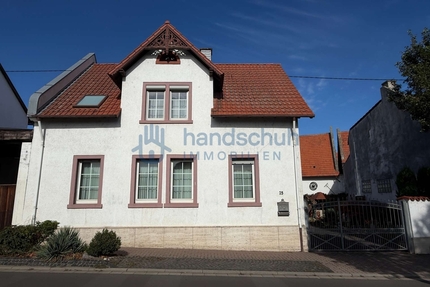 ehemaliges Hofgut in Gau-Odernheim zu verkaufen.