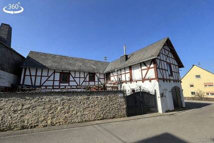 Historisches Einfamilienhaus mit Wintergarten, Kaminöfen & Innenhof - 192 m² Wohnfläche - Mörschbach