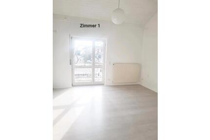 Ruhig gelegene 3-Zimmer Wohnung mit drei Balkonen - Groß-Zimmern