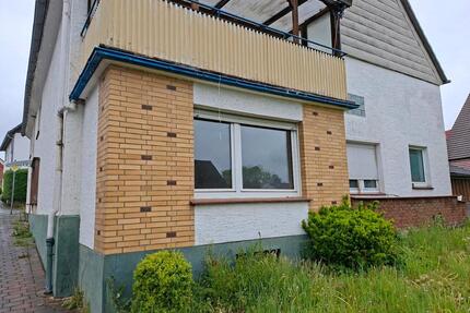 Einfamilienhaus zum Verkaufen - 140.000,00&nbsp;EUR Kaufpreis, ca.&nbsp; 200,00&nbsp;m&sup2; in Nieheim (PLZ: 33039)
