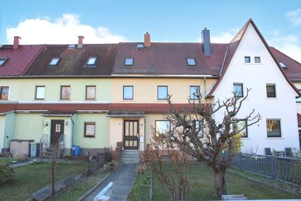 Wilthen - Eigenheim mit zwei Garagen und Garten