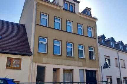 Stadthaus mit Potential! Wohnhaus, Innenhof und WerkstattLagerhalle im Zentrum von Crimmitschau