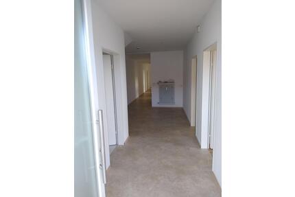 4 Zimmer , Küche, Bad,Keller - 1.300,00&nbsp;EUR Kaltmiete, ca.&nbsp; 120,00&nbsp;m&sup2; in Kötz (PLZ: 89359)