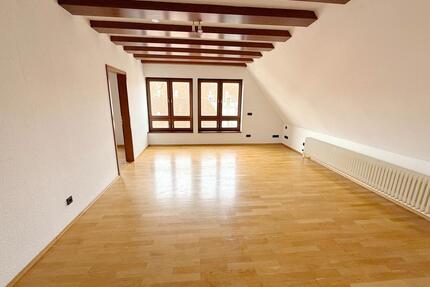 Schöne 3-Zi-Wohnung in Reichenbach zu vermieten! Optional großzügiger Hobbyraum zusätzlich. - Reichenbach an der Fils