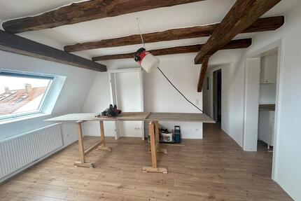 Mietwohnung Jettingen DG - 1.050,00&nbsp;EUR Kaltmiete, ca.&nbsp; 82,00&nbsp;m&sup2; in Jettingen (PLZ: 71131)