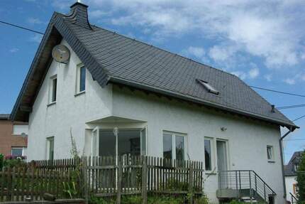 Einfamilienhaus Mehren - 220.000,00&nbsp;EUR Kaufpreis, ca.&nbsp; 107,00&nbsp;m&sup2;&nbsp;Wohnfl&auml;che in Mehren (PLZ: 54552)