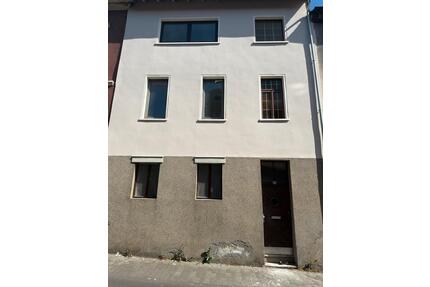 Haus zum mieten - 1.050,00&nbsp;EUR Kaltmiete, ca.&nbsp; 145,00&nbsp;m&sup2; in Idar-Oberstein (PLZ: 55743)