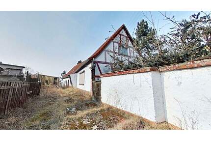 unsaniertes Einfamilienhaus mit viel Nebengelass für 1-2 Familien mitten in Wellaune - Bad Düben