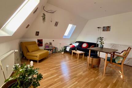 Charmante, helle 2-Zimmer Altbau-Dachgeschosswohnung (ca. 50 qm) - Frankfurt am Main Innenstadt 1