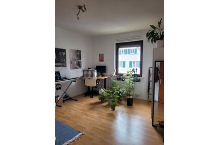 Gemütliches Zimmer in Mädels 4er-WG in Stuttgart-Wangen