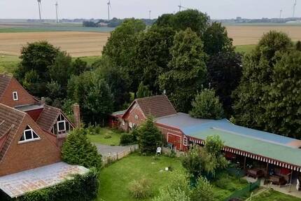 Ein Anwesen zum Verlieben- Wohnen, Tierhaltung und Ferienvermietung auf einem Grundstück vereint - Kronprinzenkoog