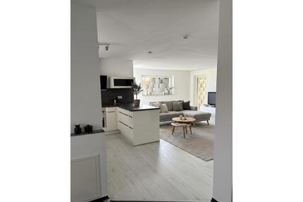 Traum-Wohnung (100m²) in Wildberg: Terrasse, EBK, sep. Eingang