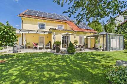 Haus zum Kaufen in Donaustauf 1.090.000,00 € 247.54 m²