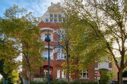 Schicke Dachgeschosswohnung in saniertem Altbau in zentrumsnaher Lage der Domstadt Naumburg (Saale)!