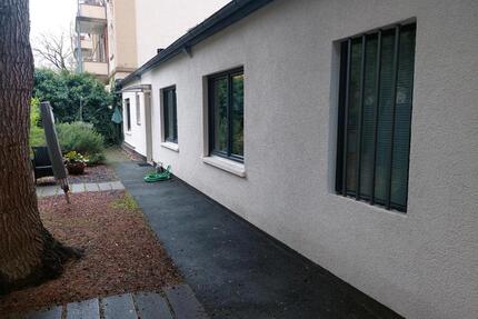 Top Bungalow Ebenerdig +3 Garagen und 3 Stellplätze Maklerfrei - Frankfurt am Main Unterliederbach