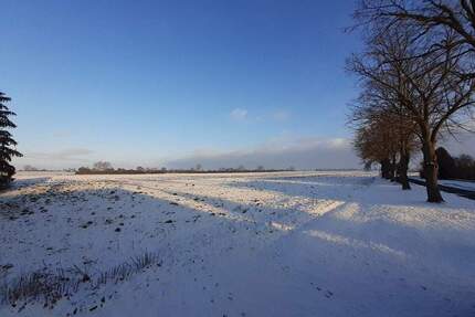 Mit Ruhe und viel Landluft, Hoffläche am Dorfrand!!! - Krien