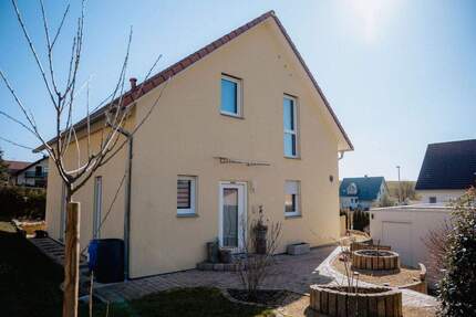 Einfamilienhaus - 4-Zimmer - liebevoll angelegter Garten - Duttenbrunn (Zellingen)