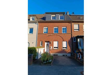 Einfamilienhaus in bester Lage - 329.000,00&nbsp;EUR Kaufpreis, ca.&nbsp; 150,00&nbsp;m&sup2; in Mönchengladbach (PLZ: 41179) West