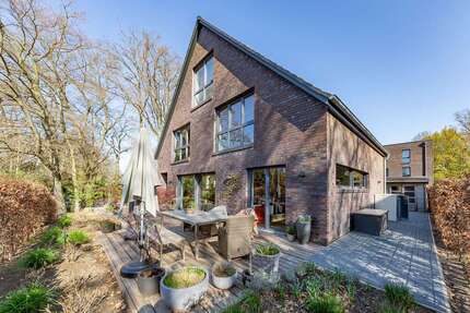 Haus zum Kaufen in Hamburg 1.785.000,00 € 248 m²