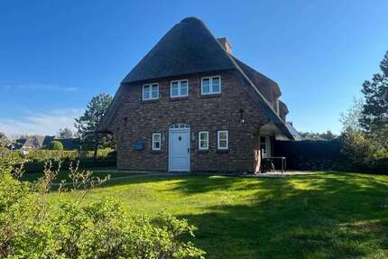 Haus zum Kaufen in Wenningstedt-Braderup (Sylt) 1.749.000,00 € 140 m²