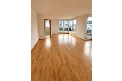 Wohnung zum Mieten in Augsburg 1.035,00 € 85 m²