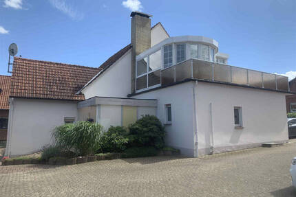 gepflegtes EFH mit EL-Whg. mit Traumgarten - Hille Oberlübbe