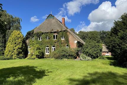 Großzügiges Anwesen unter Reet mit parkähnlichem Grundstück - Hagen im Bremischen