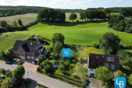 Natur pur in Seenähe - Grundstück in Dersau