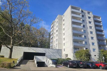 Sehr gepflegte Eigentumswohnung,3ZKB, Gäste WC,Balkon und Garage - Sankt Ingbert