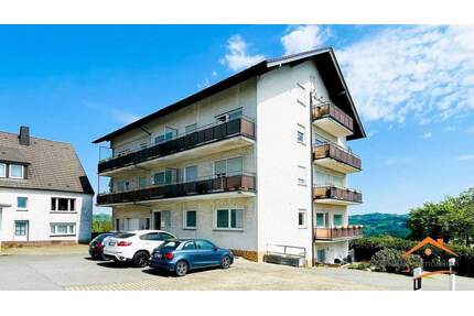 Langscheid mit Blick auf die Sorpe: 88m² 3 Zi. KDB mit Fernsicht, neuem Bad, neuer Küche und Balkon - Sundern